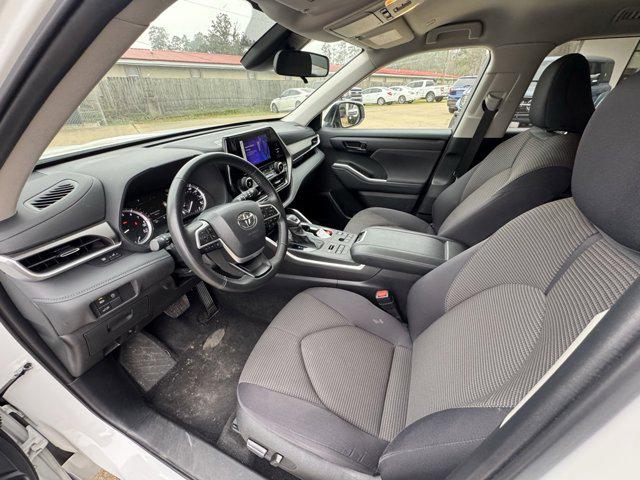 2024 Toyota Highlander LE