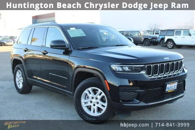 2023 Jeep Grand Cherokee Laredo 4x2
