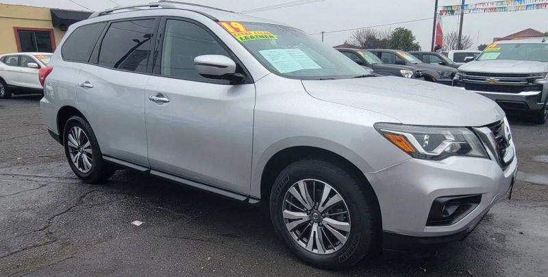 2019 Nissan Pathfinder SV for sale in Oakdale, CA