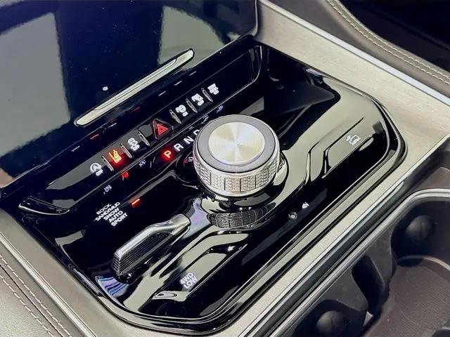 2026 Jeep Grand Wagoneer L 4x4