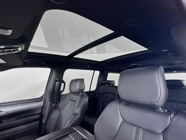 2026 Jeep Grand Wagoneer L 4x4