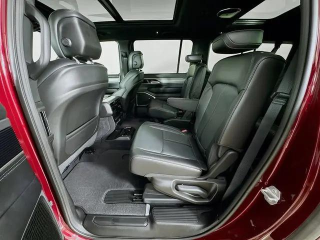 2026 Jeep Grand Wagoneer L 4x4