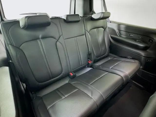 2026 Jeep Grand Wagoneer L 4x4