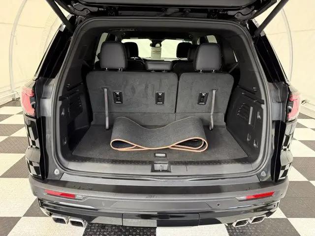 2025 GMC Acadia AWD AT4