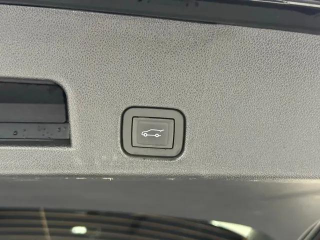 2025 GMC Acadia AWD AT4