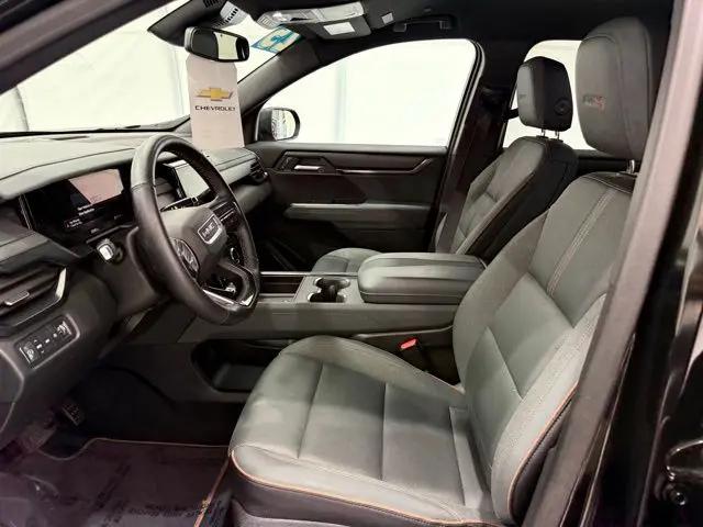 2025 GMC Acadia AWD AT4