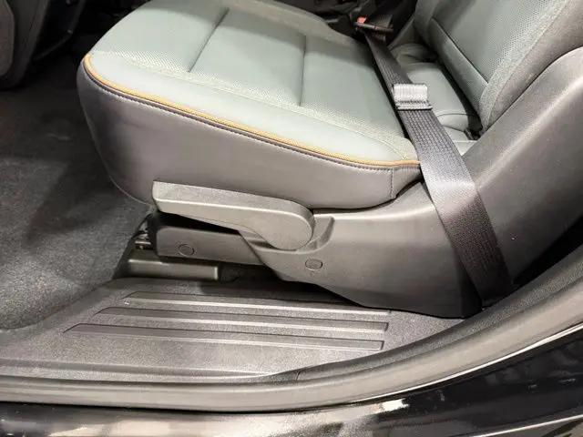 2025 GMC Acadia AWD AT4