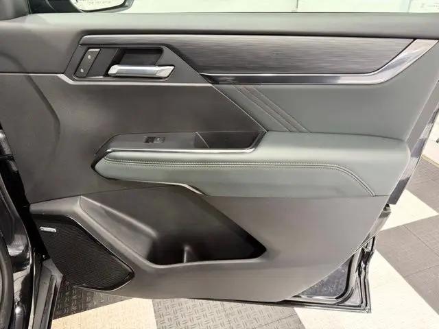 2025 GMC Acadia AWD AT4