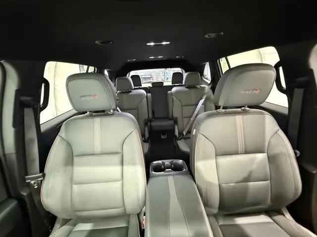 2025 GMC Acadia AWD AT4