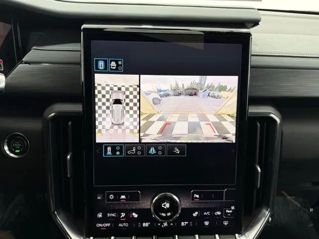 2025 GMC Acadia AWD AT4