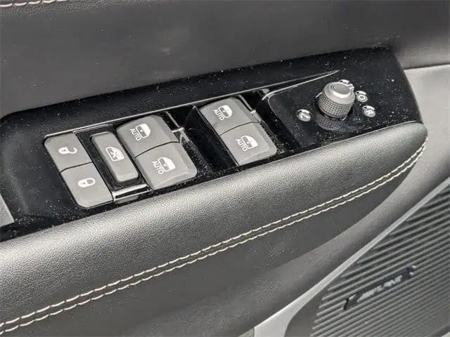 2026 Jeep Grand Wagoneer L 4x4