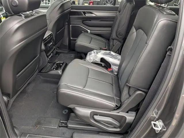 2026 Jeep Grand Wagoneer L 4x4