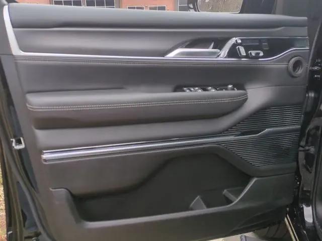 2026 Jeep Grand Wagoneer Summit Obsidian 4x4