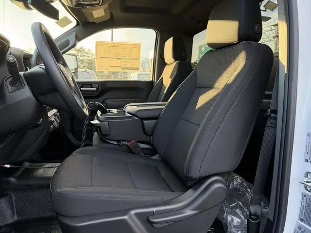2025 GMC Sierra 2500HD 4WD Regular Cab Long Bed Pro