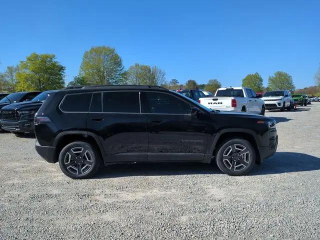 2026 Jeep Cherokee Laredo 4x4