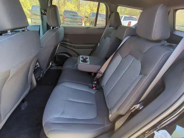 2026 Jeep Cherokee Laredo 4x4
