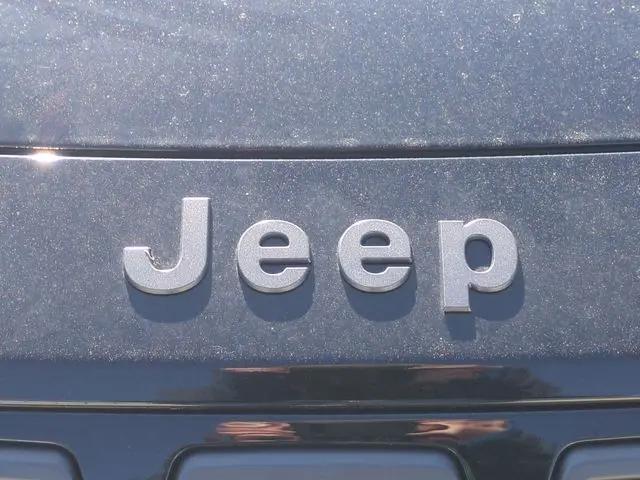 2026 Jeep Cherokee Laredo 4x4
