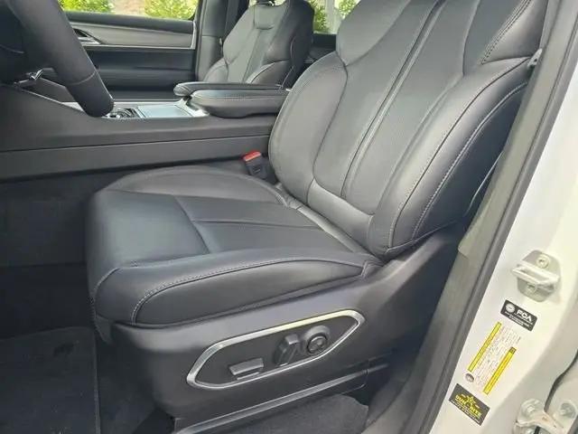 2026 Jeep Grand Wagoneer Limited Altitude 4x4
