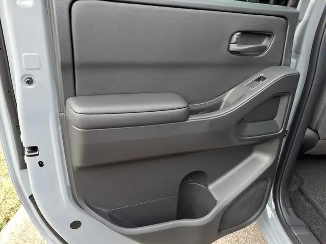 2026 Nissan Frontier Crew Cab SV 4x2