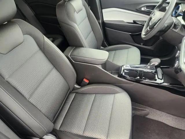 2026 Chevrolet Trax FWD LT