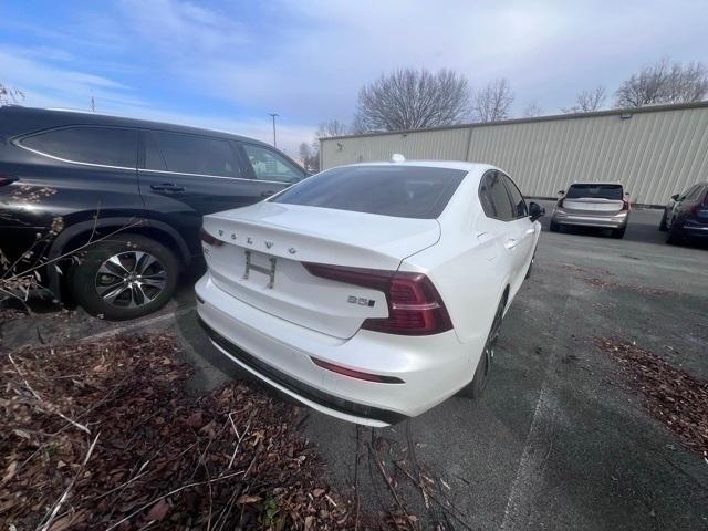 2024 Volvo S60 B5 Plus Dark Theme