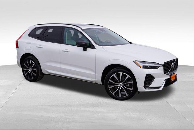 2024 Volvo XC60 B5 Plus Dark Theme