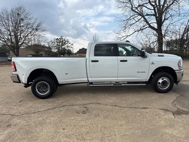 2024 RAM 3500 Big Horn Crew Cab 4x4 8 Box