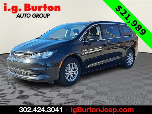 2023 Chrysler Voyager LX