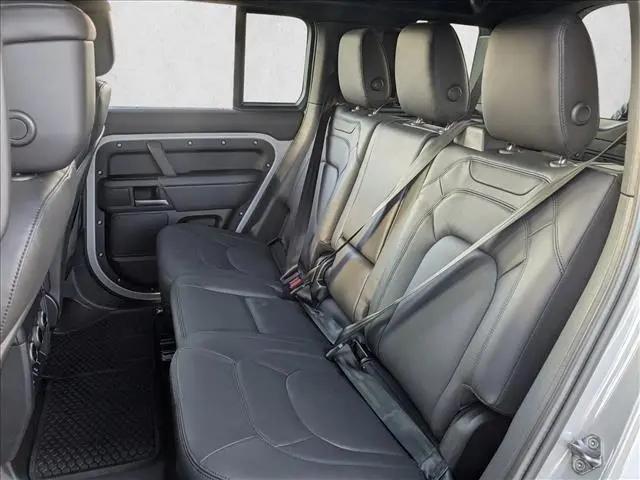 2026 Land Rover Defender P400 X-Dynamic SE