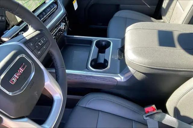 2026 GMC Sierra 2500HD Crew Cab, Standard Bed, SLT, 4WD