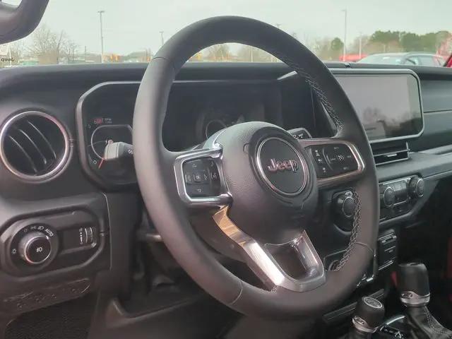 2026 Jeep Wrangler 4-Door Sahara 4x4