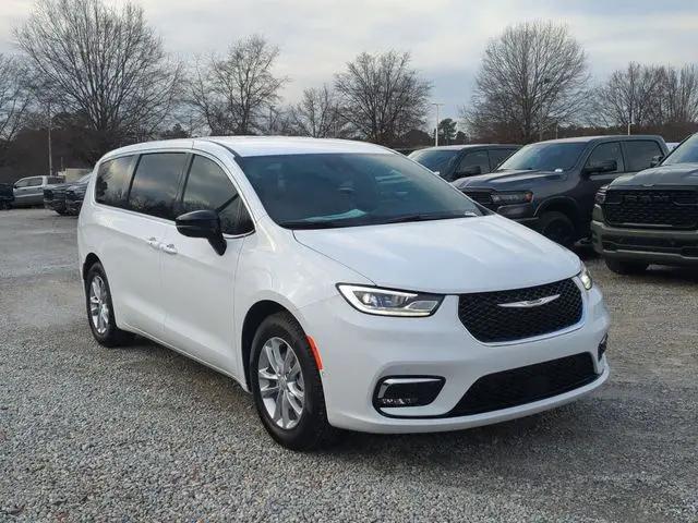 2026 Chrysler Pacifica Select