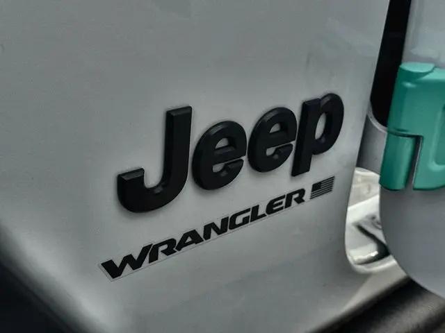 2024 Jeep Wrangler 4-Door Willys 4x4