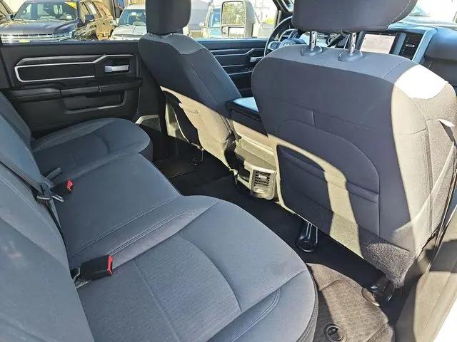 2024 Ram 3500 Big Horn Crew Cab 4x4 8' Box
