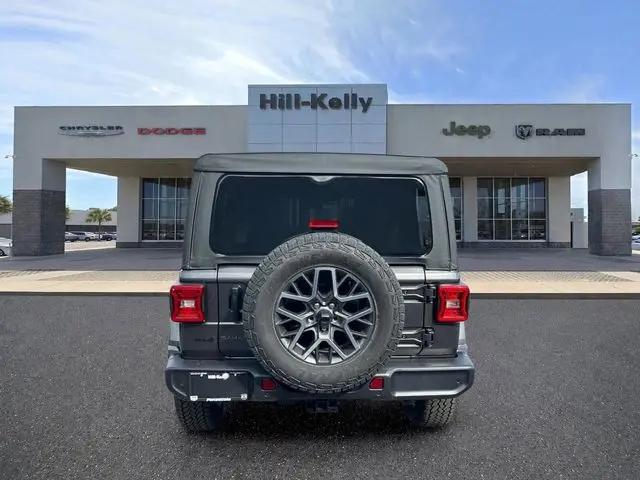 2026 Jeep Wrangler 4-Door Sahara 4x4