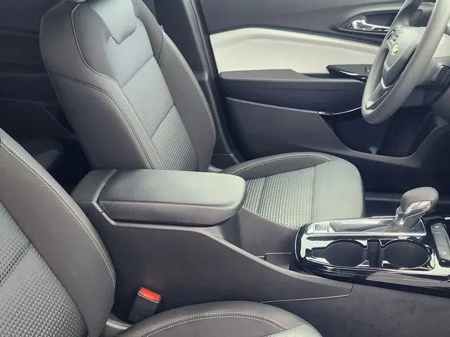 2026 Chevrolet Trax FWD LT