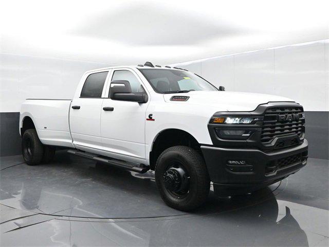 2025 RAM 3500 Tradesman Crew Cab 4x4 8 Box