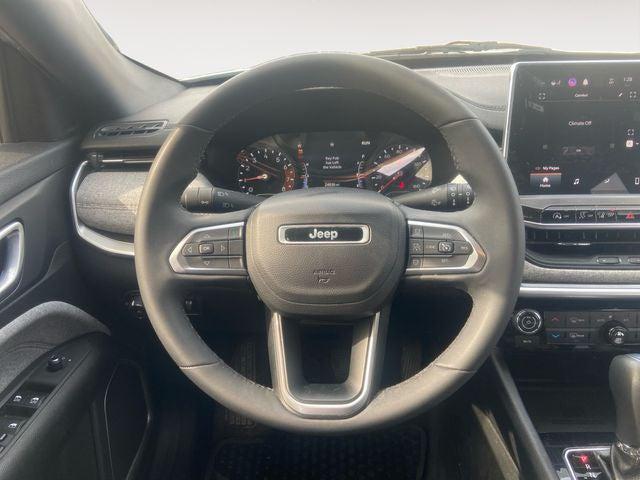 2023 Jeep Compass Latitude Lux FWD