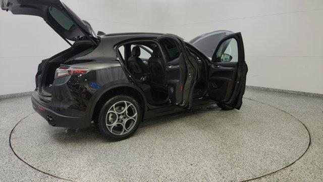 2025 Alfa Romeo Stelvio Sprint AWD