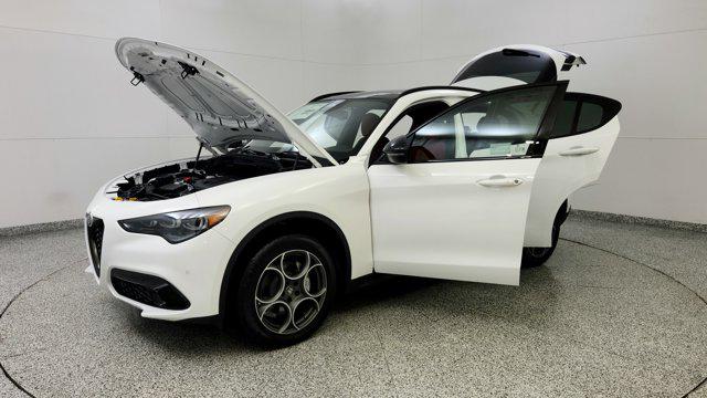 2025 Alfa Romeo Stelvio Sprint AWD