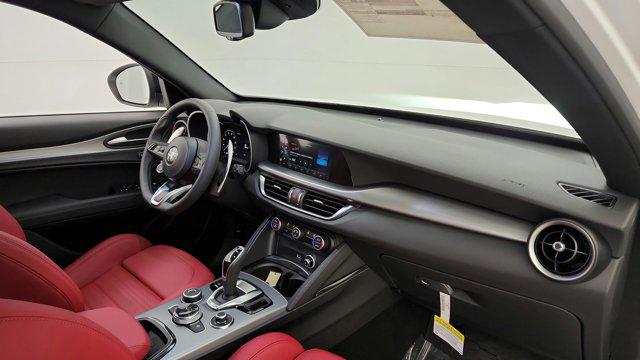 2025 Alfa Romeo Stelvio Sprint AWD