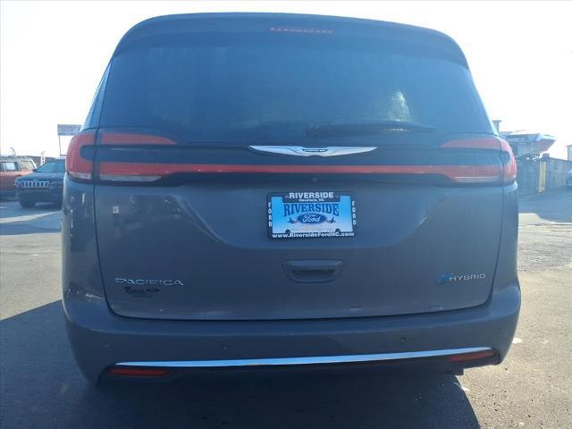 2023 Chrysler Pacifica Hybrid Touring L