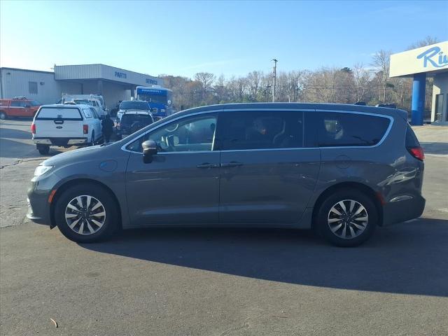 2023 Chrysler Pacifica Hybrid Touring L