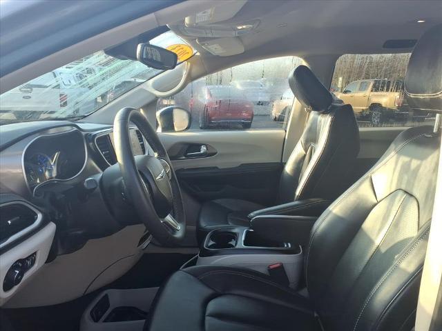 2023 Chrysler Pacifica Hybrid Touring L