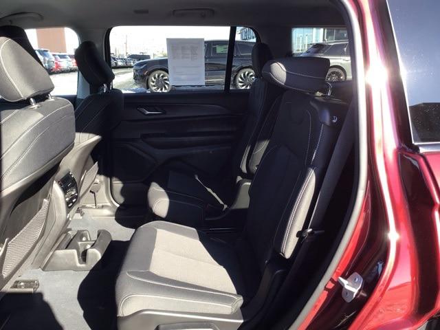 2023 Jeep Grand Cherokee L Laredo 4x4