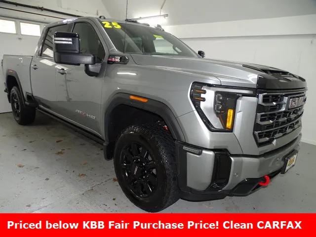 2025 GMC Sierra 2500HD 4WD Crew Cab Standard Bed AT4