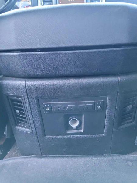 2017 Ram 1500 Laramie Crew Cab 4x4 5'7" Box