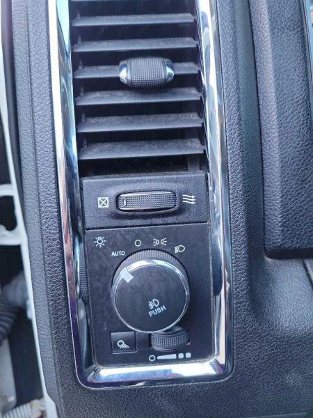2017 Ram 1500 Laramie Crew Cab 4x4 5'7" Box