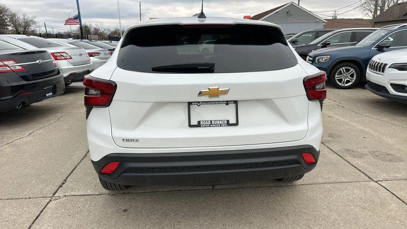 2025 Chevrolet Trax FWD LS