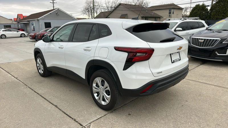 2025 Chevrolet Trax FWD LS